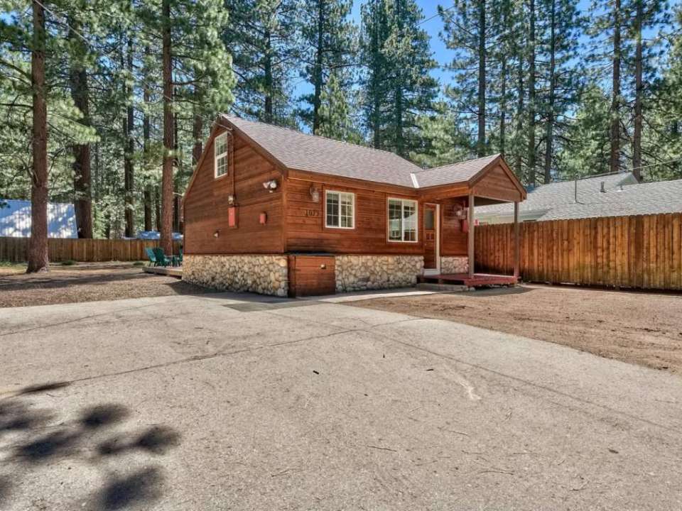 1079 Juniper Avenue South Lake Tahoe, CA 96150 El Dorado County