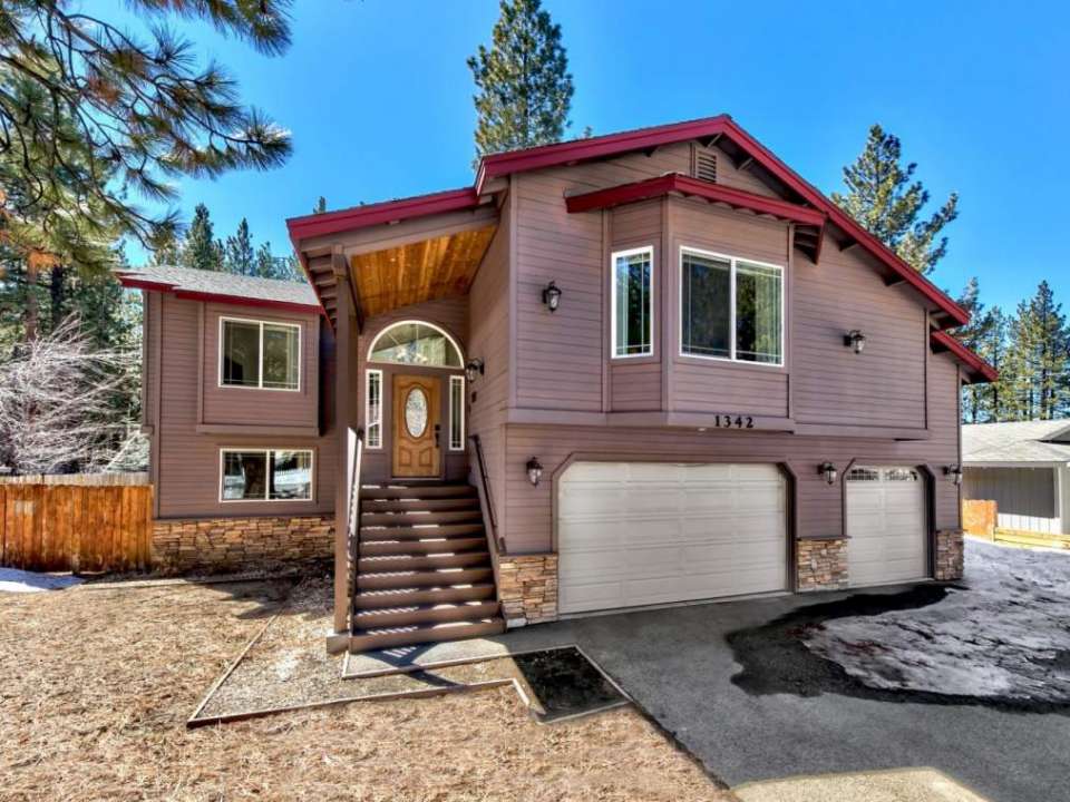 1342 Dick Lake Road South Lake Tahoe, CA 96150 El Dorado County