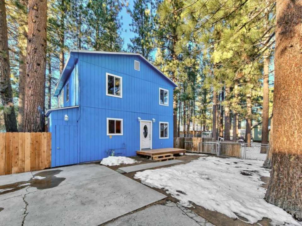 2285 Helen Avenue South Lake Tahoe, CA 96150 El Dorado County