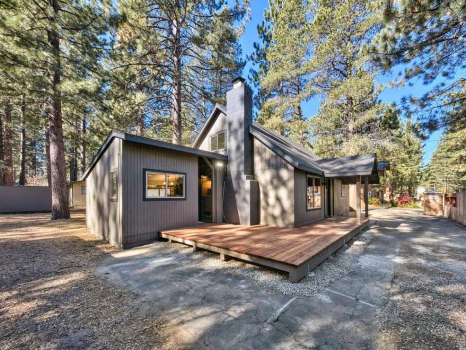 2504 Fountain Avenue South Lake Tahoe, CA 96150 El Dorado County