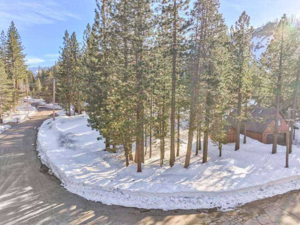 2900 Santa Claus Drive South Lake Tahoe, CA 96150 El Dorado County