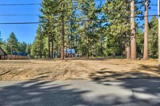 738 Roger Avenue South Lake Tahoe, CA 96150 El Dorado County