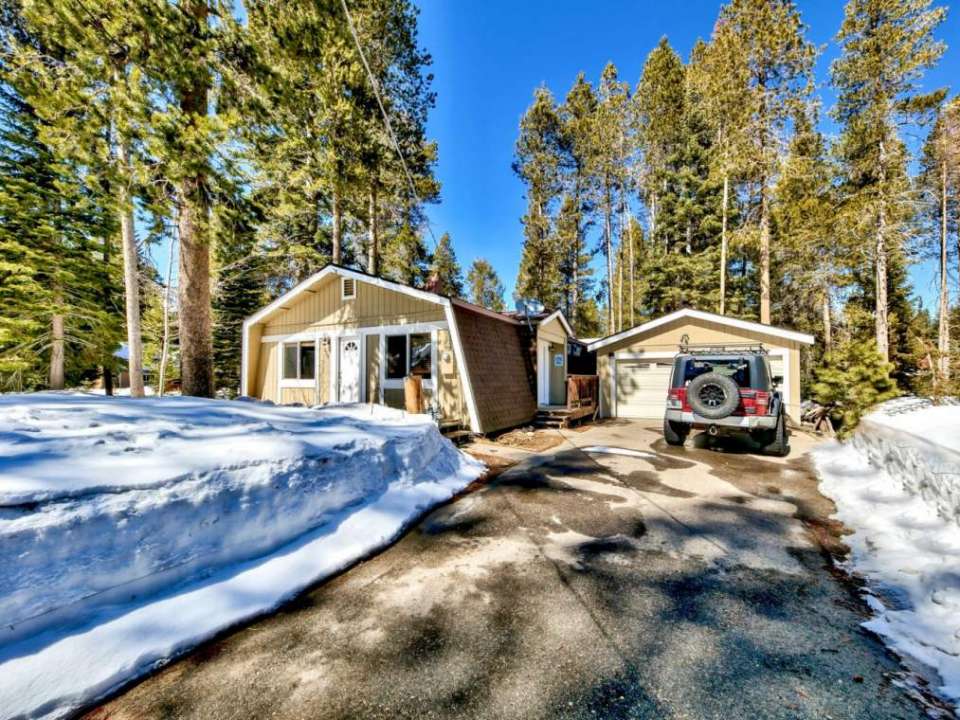 825 Nahane Drive South Lake Tahoe, CA 96150 El Dorado