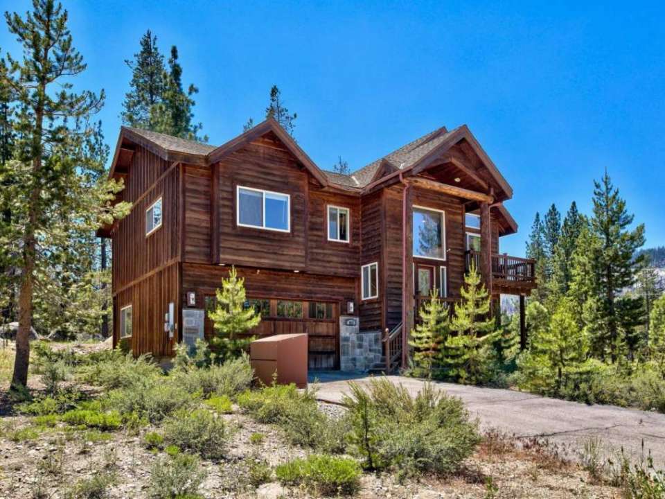 862 Cirugu Street South Lake Tahoe, CA 96150 El Dorado County